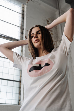 Lip Tee