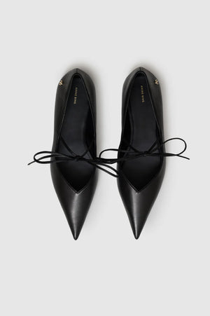 Nikki Flats | Black